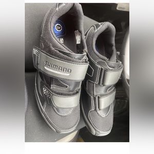 Shimano SH-RT32 Cycling Shoes (EU40) - Sports & outdoors | Color: Black 9.5